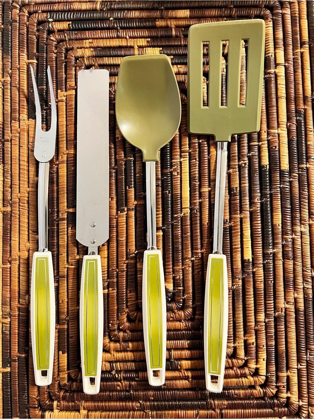 Ekco Nylon Plastic Olive Green Kitchen Utensils